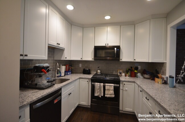 Building Photo - 60 Florida St