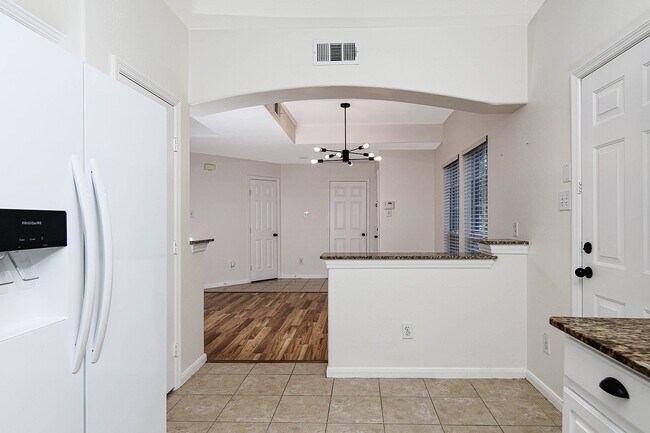 Building Photo - 35 S Avonlea Cir