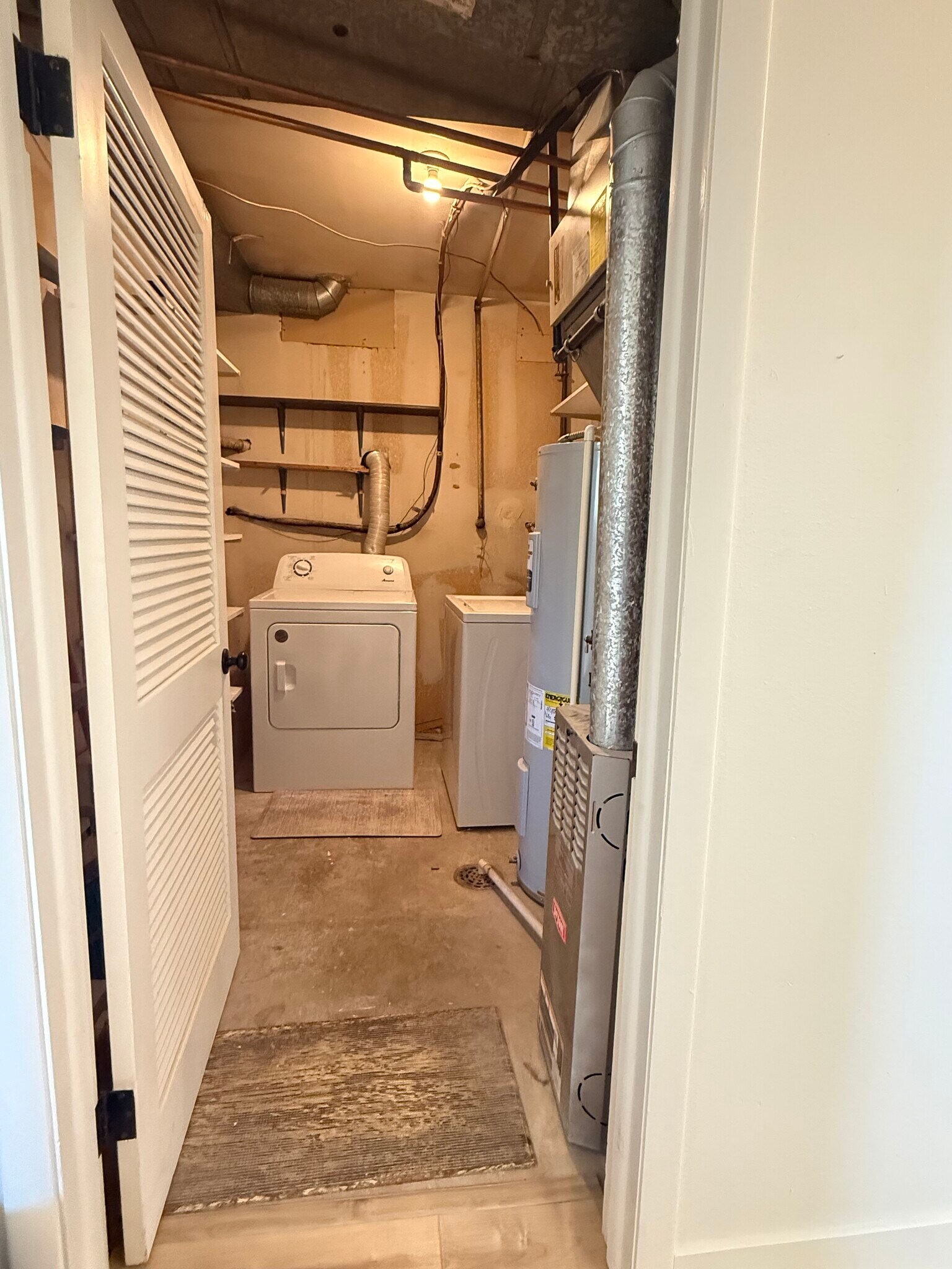 Building Photo - 6828 W Kirkwood Dr