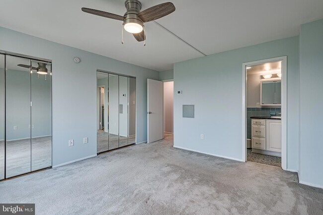 Building Photo - 1111 University Blvd W