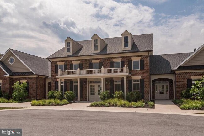 Building Photo - 2805 Fredericksburg Rd