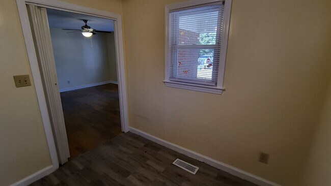 Building Photo - 5111 Palmetto Ln