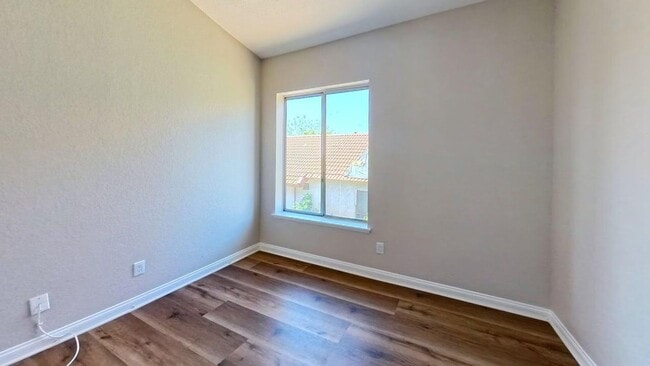Building Photo - 12658 Heartleaf St