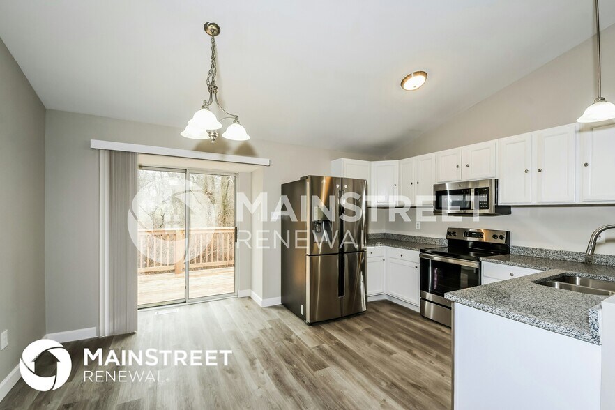 Building Photo - 5354 Trailview Dr