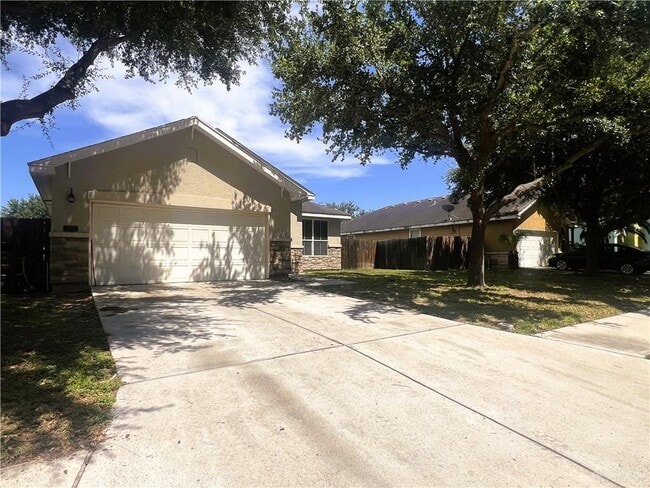 Building Photo - 608 Steamboat Dr