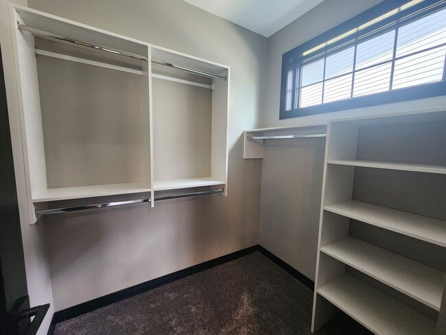 Building Photo - Brand New Townhomes!