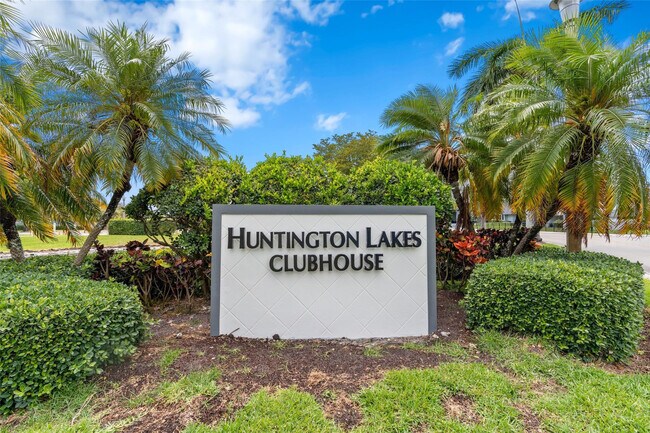 Building Photo - 7301 Amberly Ln