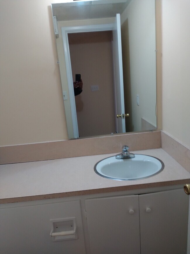 sink - 34 Morris St
