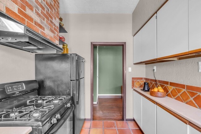 Building Photo - 2608 Hopkins St