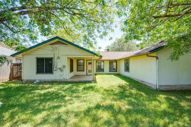 Building Photo - 1708 Wild Horse Ln