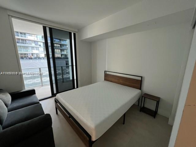 Building Photo - 1010 Brickell Ave