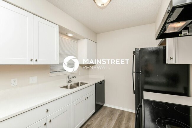 Building Photo - 3 Bedroom Pet-Friendly Home in ALVARADO, TX with Main Street Renewal