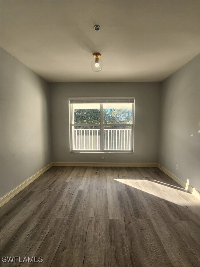 Building Photo - 965 Tarpon Cove Dr