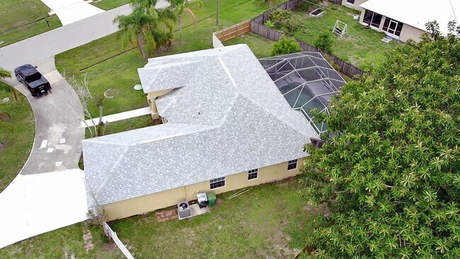 Building Photo - 4630 NW Bighorn Ave