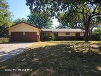 Building Photo - 2440 N Clarence Ave