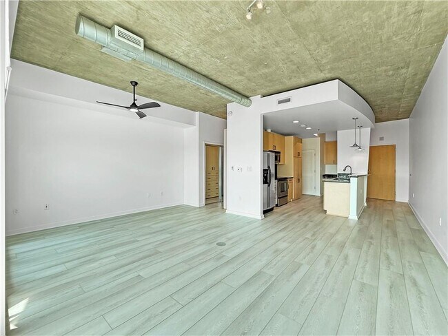 Building Photo - 923 Peachtree St NE