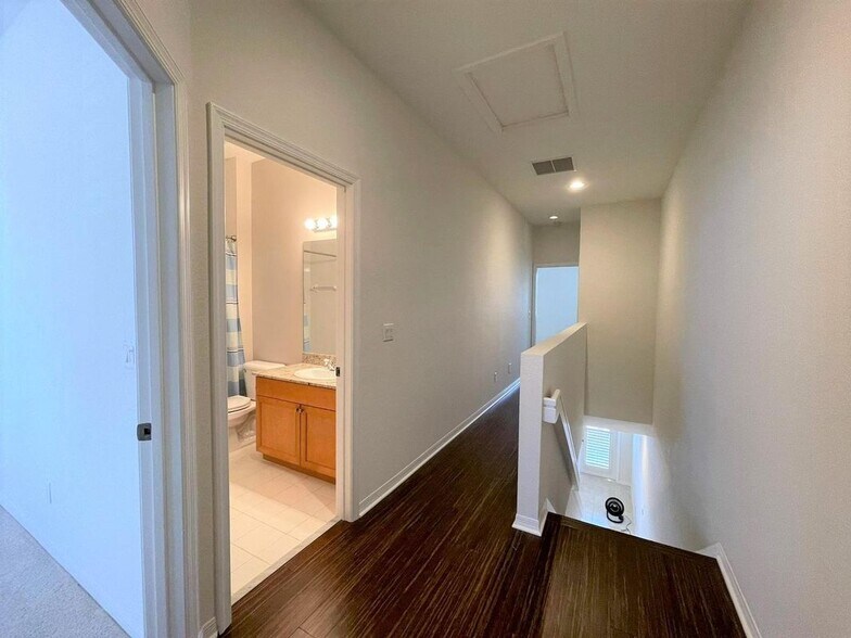 Building Photo - 902 S Federal Hwy