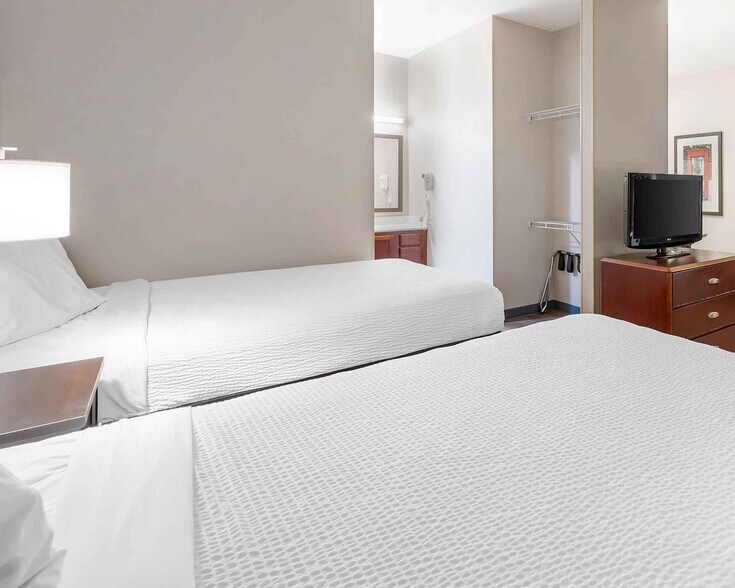 Building Photo - Furnished Studio-Indianapolis - Airport - ...