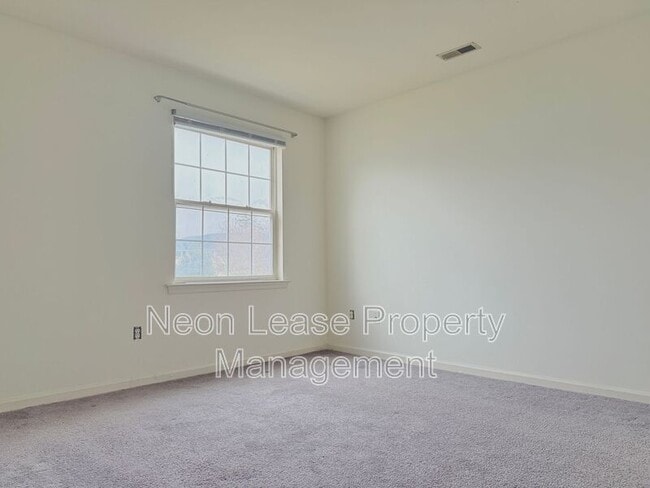 Building Photo - 17275 King Philip Way