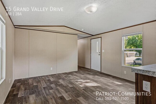 Building Photo - 15 Grand Valley Dr