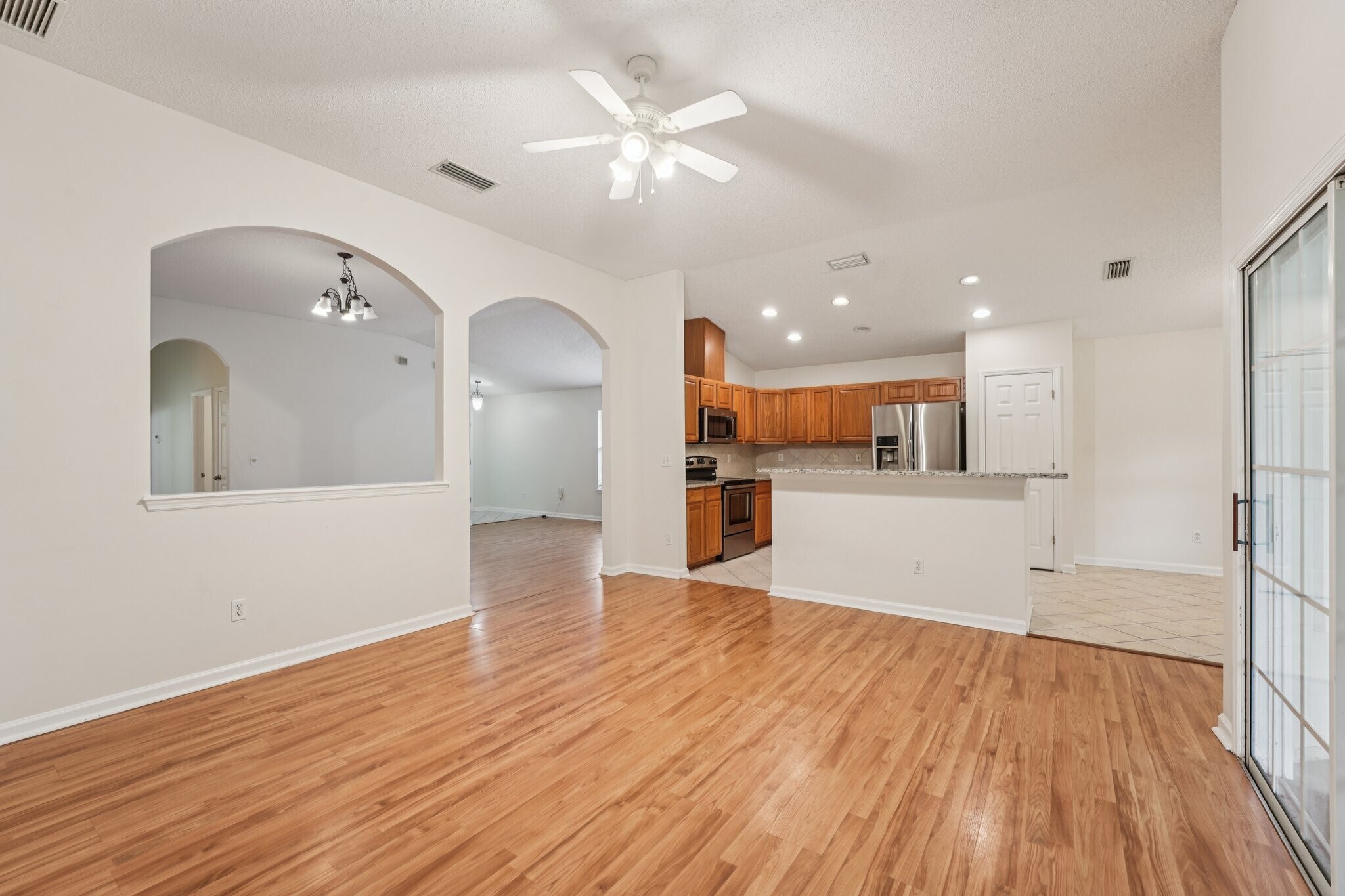 Building Photo - 808 South Edenbridge Way