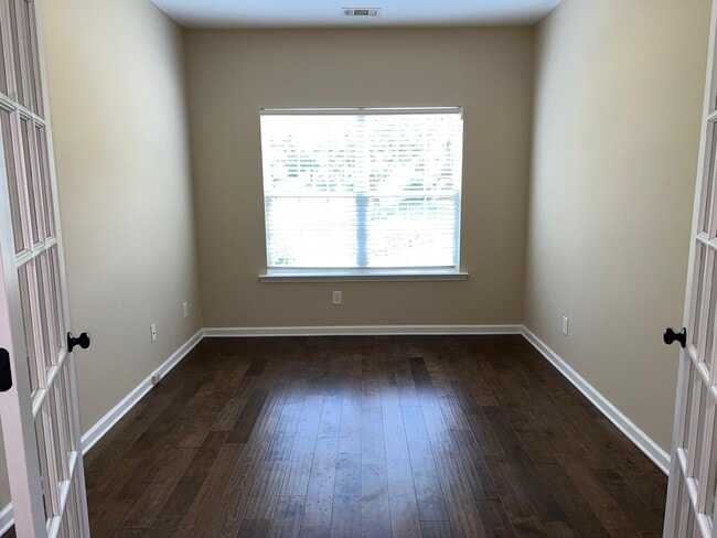 Building Photo - 172 Kline St NW