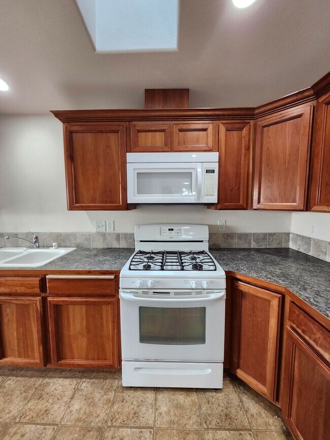 Building Photo - 5811 Austin Ct