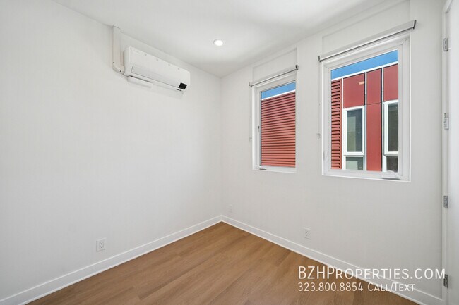 Building Photo - 4523 1/2 St Elmo Dr-