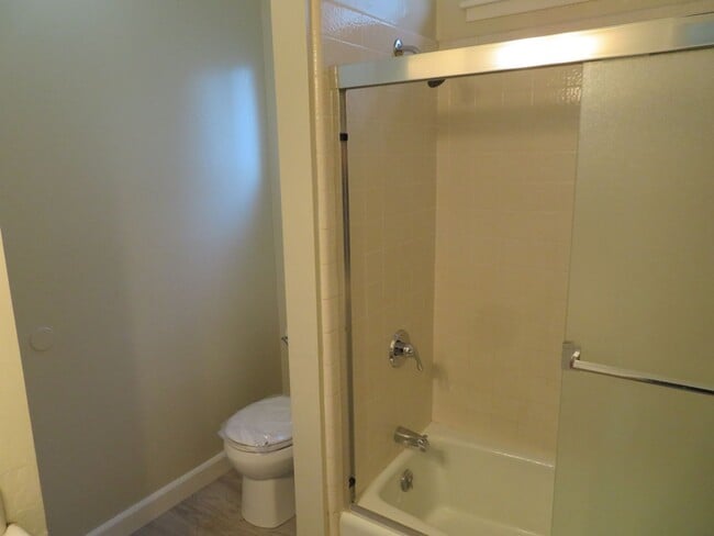 Building Photo - 3 bedroom, 2 bathroom in Scotts Valley
