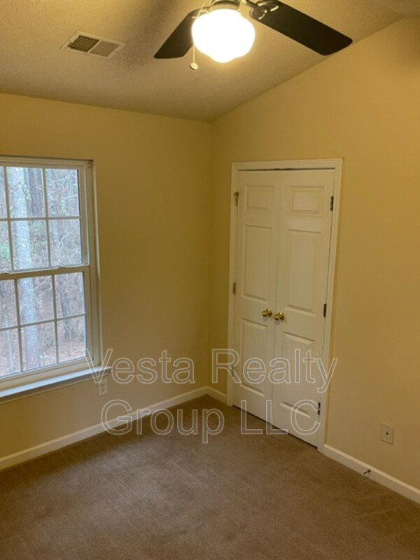 Building Photo - 207 London Dr
