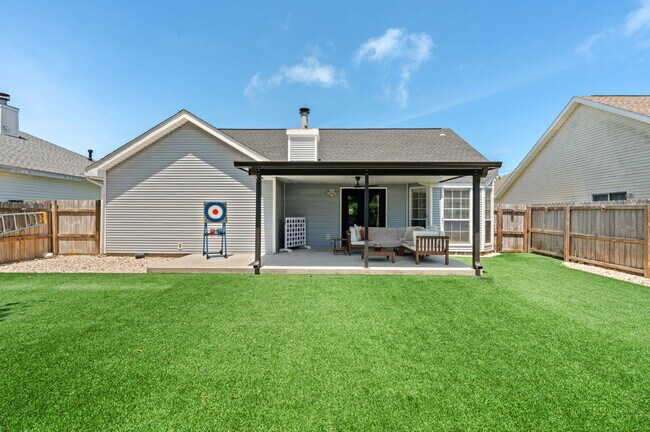 Building Photo - 47 Pine Ridge Trce