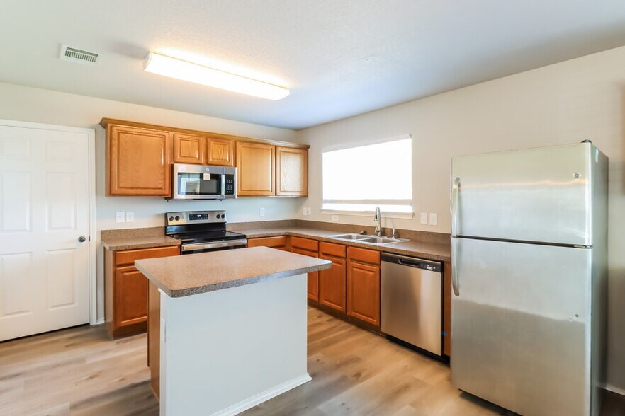 Building Photo - 8536 Hawkview Dr