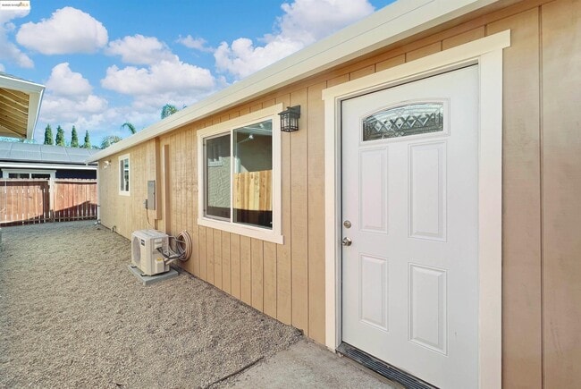 Primary Photo - 1378 Windsor Way