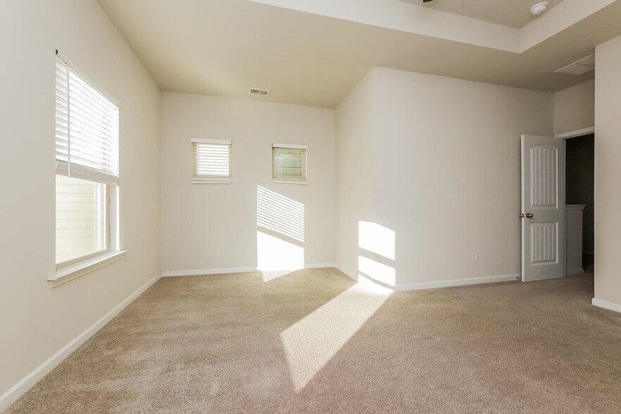 Building Photo - 143 Preserve Dr