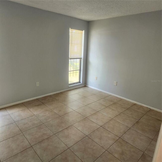 Building Photo - 3154 Laird Dr