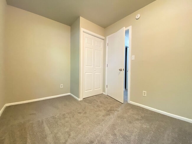 Building Photo - 3 Bedroom Home in Gary