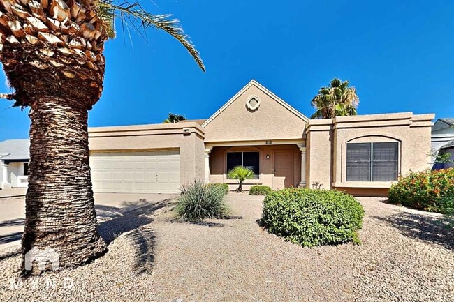 Building Photo - 818 E Piute Ave