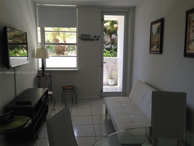 Building Photo - 100 Lincoln Rd