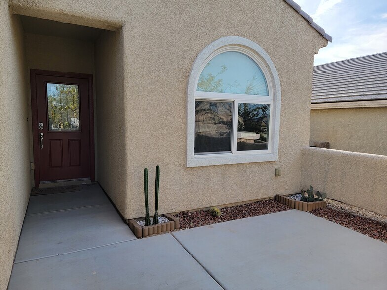 Building Photo - 2659 Lochleven Way
