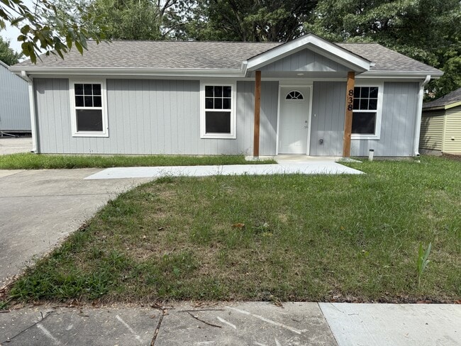Primary Photo - 838 S Hickory St