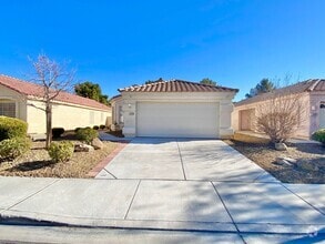 Building Photo - BEAUTIFUL 3 BEDROOM, 2 BATH SINGLE-STORY H...