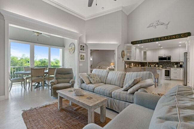 Building Photo - 2706 Fairway Dr N