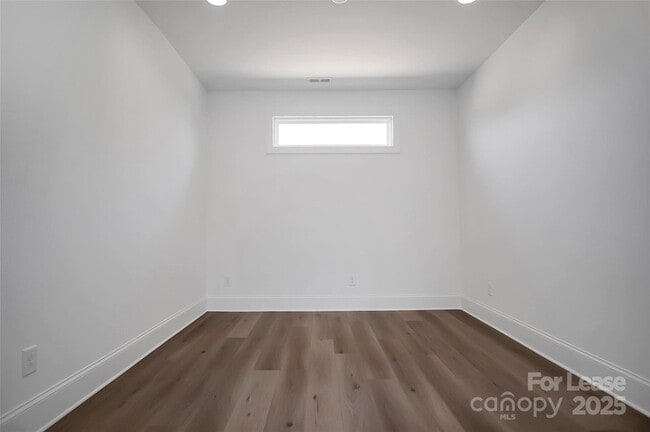 Building Photo - 3054 Constitution Ln