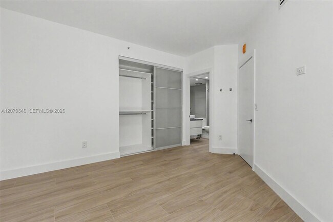 Building Photo - 731 Crandon Blvd