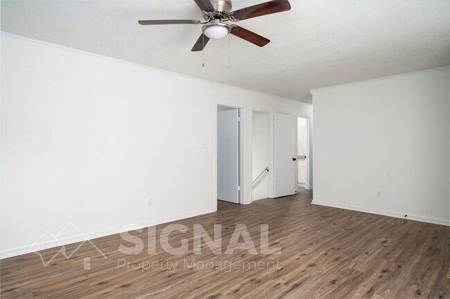Building Photo - 1304 Shades Run Cir
