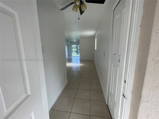 Building Photo - 1251 SE 31st Ct