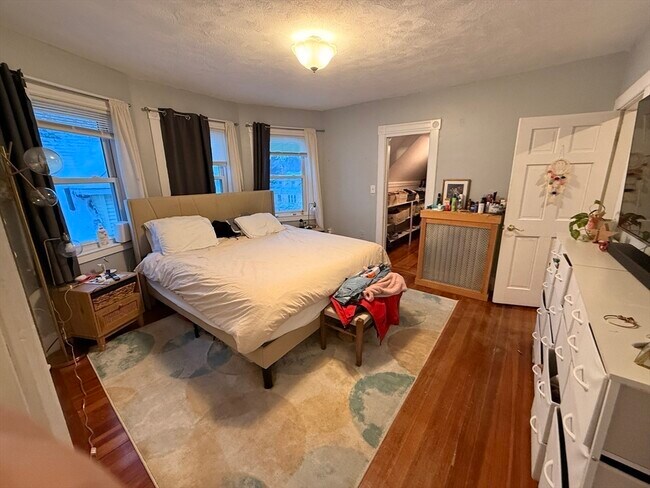 Building Photo - 22 Linden Rd