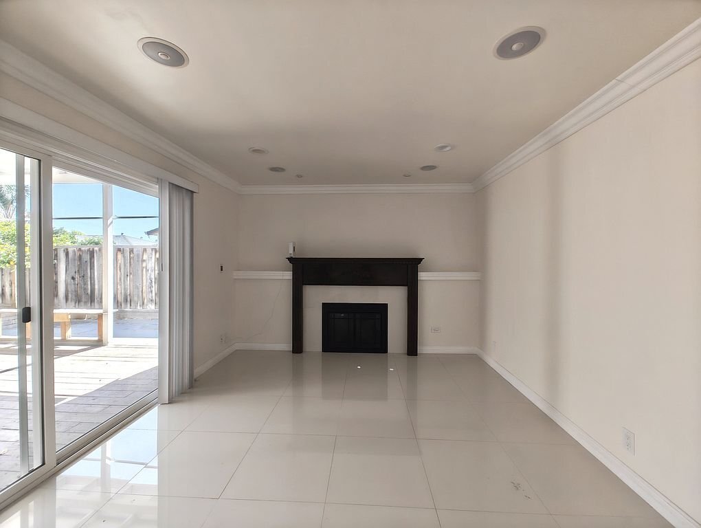 Building Photo - 2086 Fairway Glen Dr