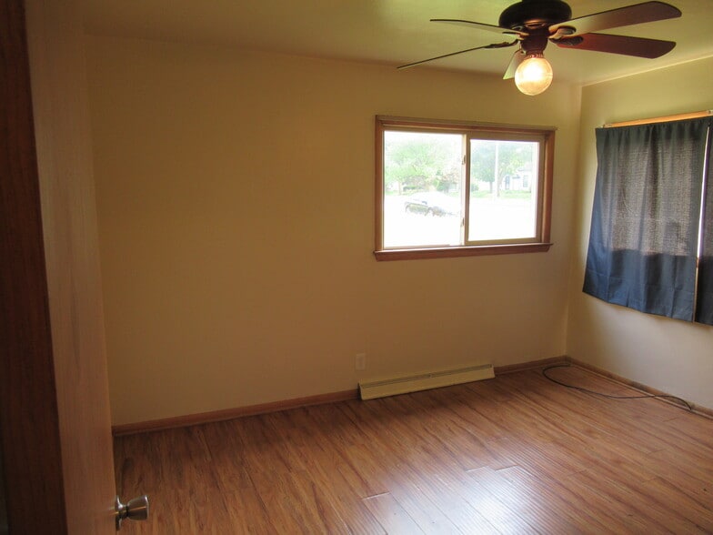 Other BR - 7527 W Melvina St