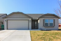 Building Photo - 3 Bed/2 Bath Kennewick Home